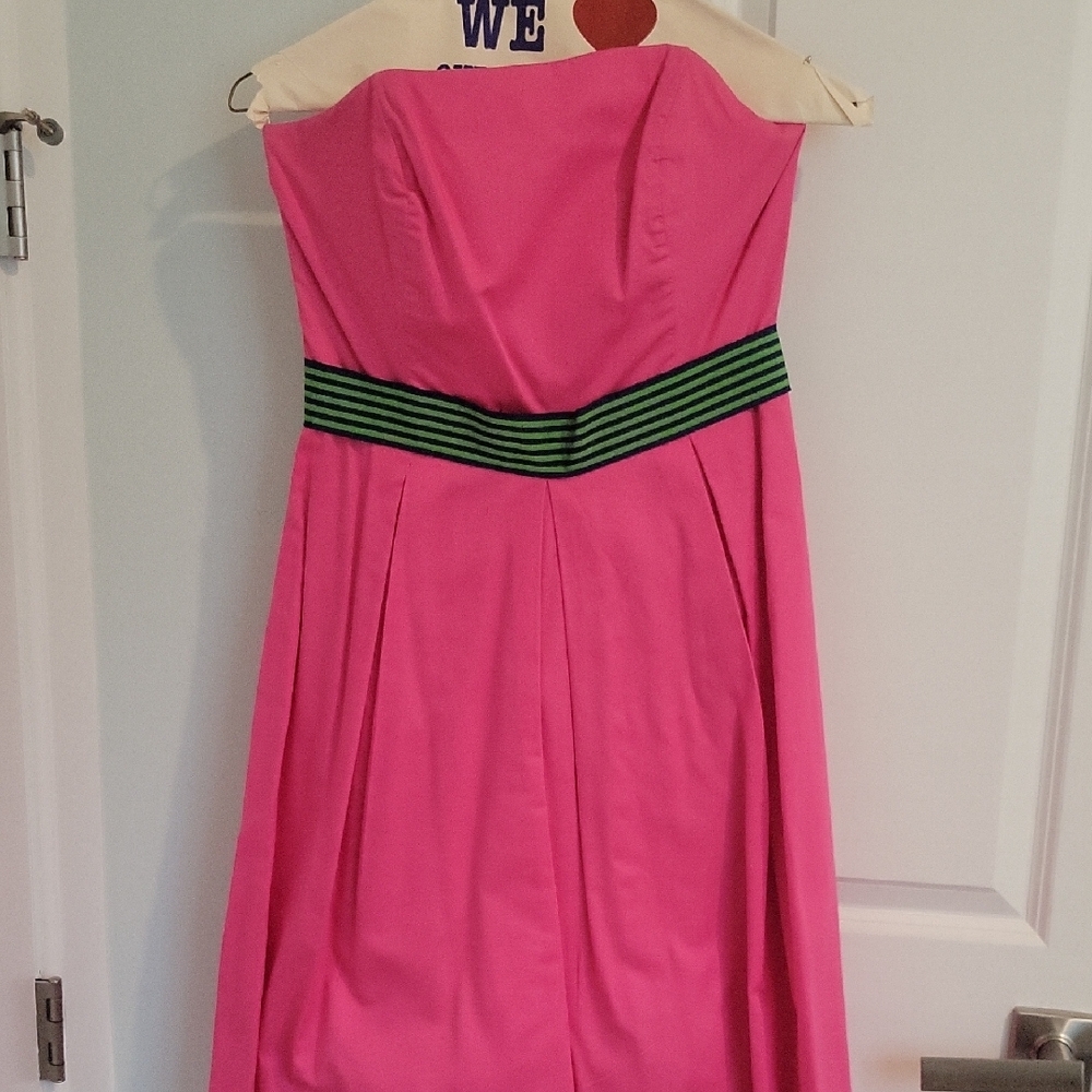 Elegant Lilly Pulitzer Pink Strapless Dress with Green Accents